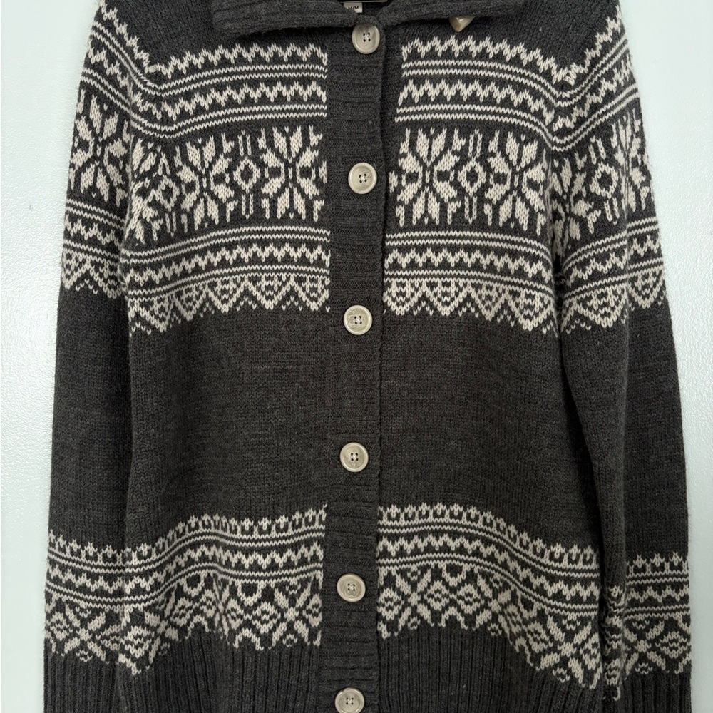 Chic Nordic Patterned Cardigan
